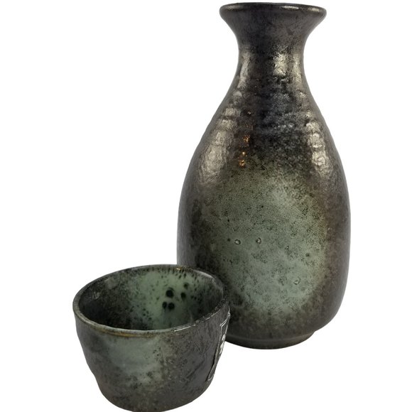 7 Piece Japanese Black Stone Style Ceramic Sake Server Set - Picture 7 of 9